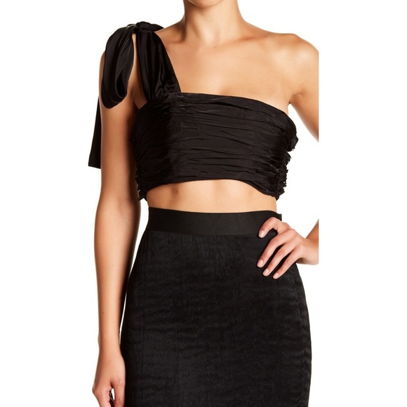 🖤NWT🖤Cinq À Sept One Shoulder Top - Picture 3 of 6